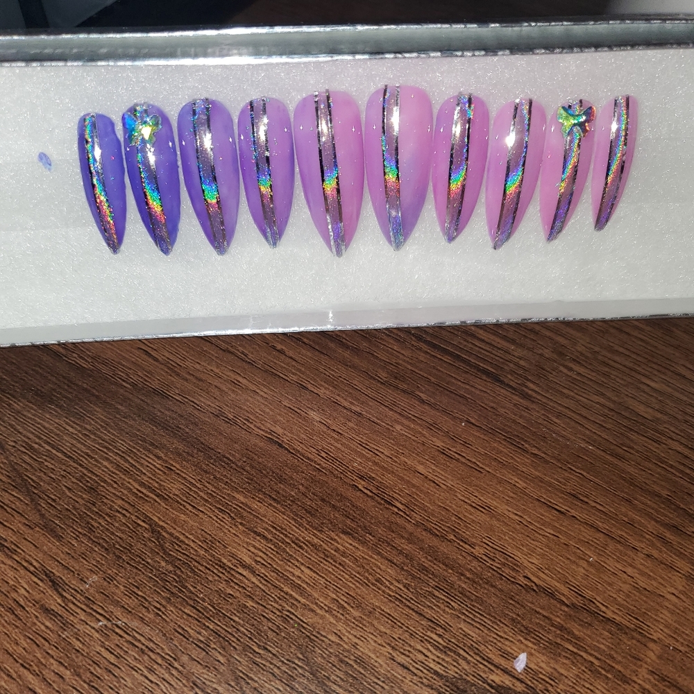 Custom made press on nails